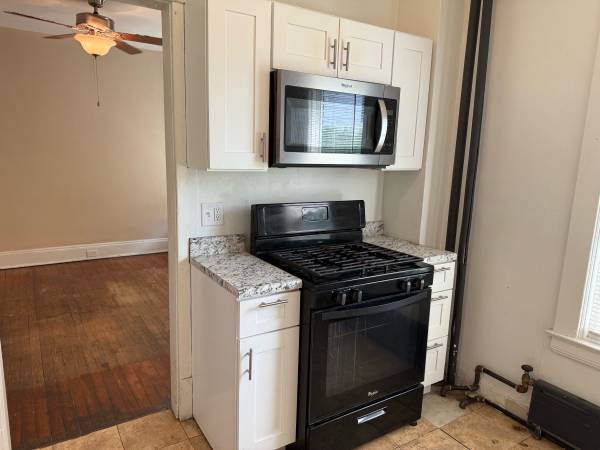$800 / 2br - 775ft2 - 7024 Lansing & E 71st St, 2 Dormitorios (7024 Lansing Ave, Slavic Village)63860363054339124