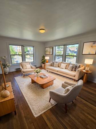 Studio in UW area, ready now!  Walk to Lght Rail and UW! 1