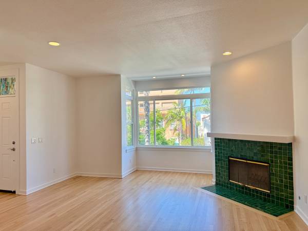 $5,500 / 3br - 1804ft2 - Hermosa casa adosada de 3 dormitorios/3.5 baños en Bankers Hill (Bankers Hill)63865933051523121