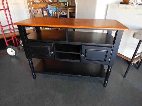 TV Stand / Entertainment Center 1
