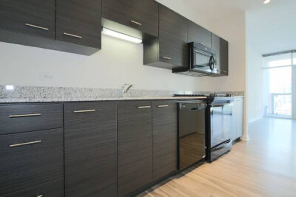 $1,919 RIVER NORTH Studio ~ Contemporary Spacious Studio Steps From CTA And Nightlife (River North, Chicago)64041811839235124