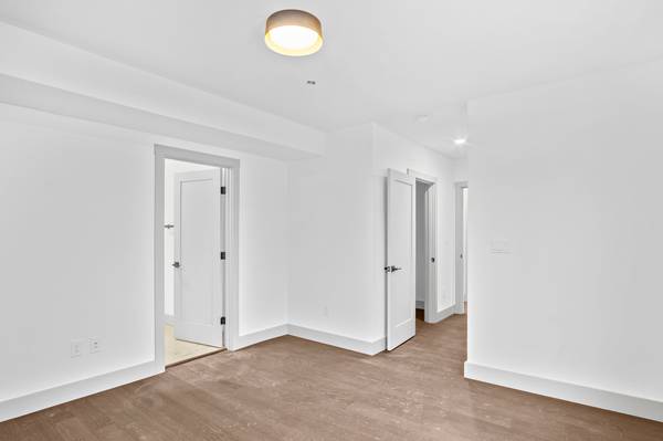 $3,600 / 2br - Dorchester 2 Bed/2 Bath Apartment | Near Uphams Corner (Dorchester)63699373751681124