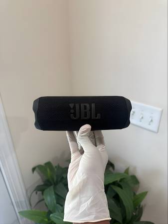 JBL Flip 7 Bluetooth Speaker – Factory Sealed Accessories – No Box 1