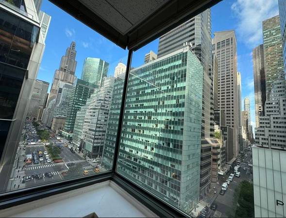 $8,600 9 escritorios Oficina a PRECIO CON DESCUENTO *SIN COMISIÓN (Midtown East)63661238565249121
