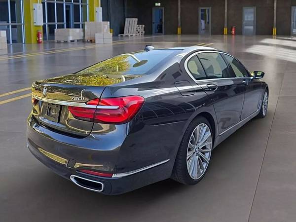 2016 BMW 7 Series 750i Sedan 4D - $17890.0063622281246593122