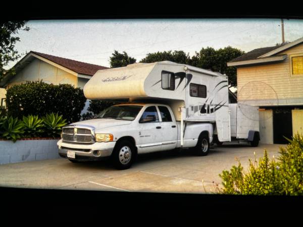 Camper - Looks Like New 1