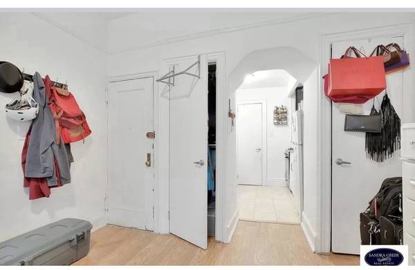 $100 / 1br - 200ft2 - Cozy furnished upper Eastside studio available for short term stays (Upper East Side)63912047395715123