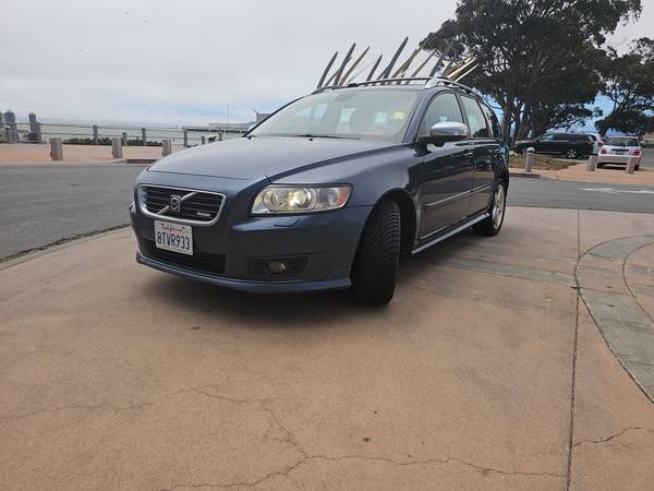 {Financing Available} - 2010 Volvo V50 T5 R - $3,999 (hercules, pinole, san pablo, el sob)63470229707523121