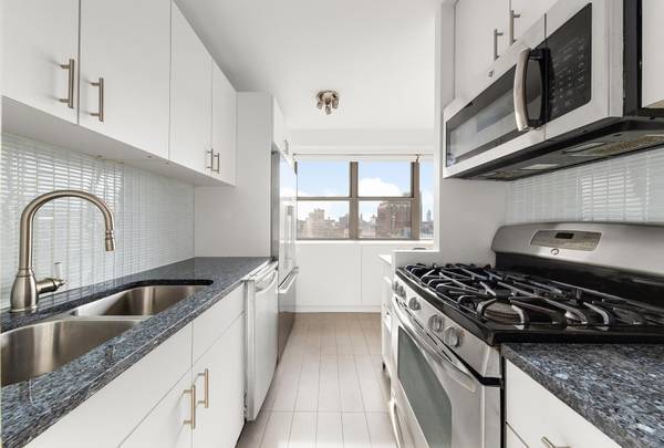 $500 / 1br - NYC Apartment available WEEKLY (SoHo)63788667810435122