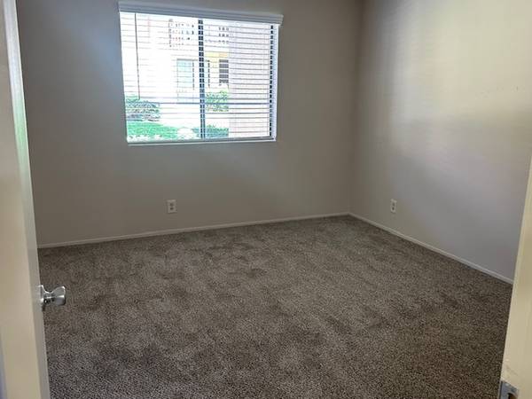 $2,000 / 1hab - 616ft2 - 1 habitación con garaje!! (Sur de San Diego)63819386387459124