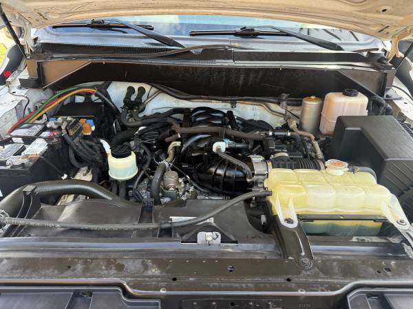 2017 Nissan NV3500 High Roof - Photo 11