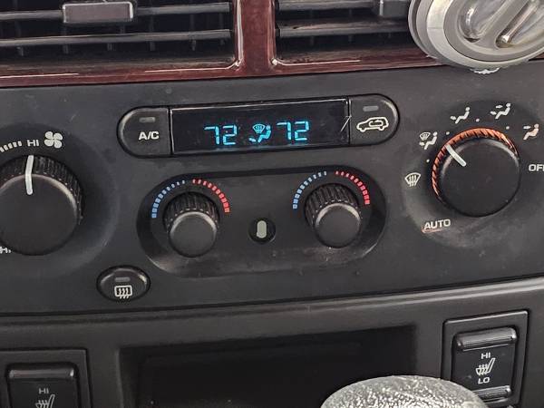 Grand Cherokee Heater/AC Control Panel 1999 to 2004 1