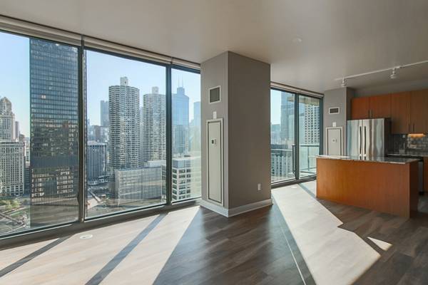 $2,590 / 1br - 882ft2 - Beautiful 1bed washer/dryer in unit, hw floors, balcony, & pool (River North)63898984595842122