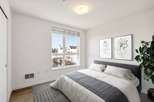 $1,695 / 1br - 481ft2 - Grill & Chill, Prime Location & Parking, Open Concept Designs (West Seattle)63852483740803121