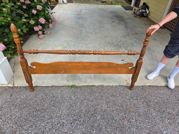 Full-size bed Headboard and footboard 1
