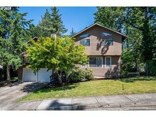 Desirable Thurston Hills location! 1