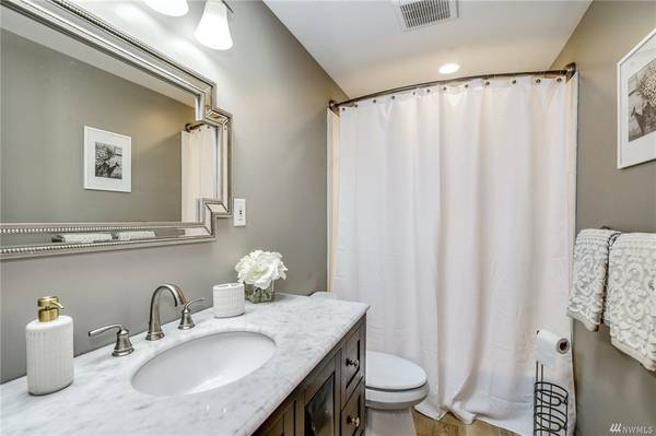 $790 Quiet, clean room for rent (Bothell)63948217207042122