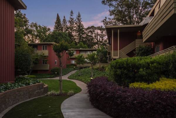 $4,395 / 2br - 1114ft2 - Luxury Bay Tree Apartments with Mountain Views in Los Gatos (los gatos)63880134184449121