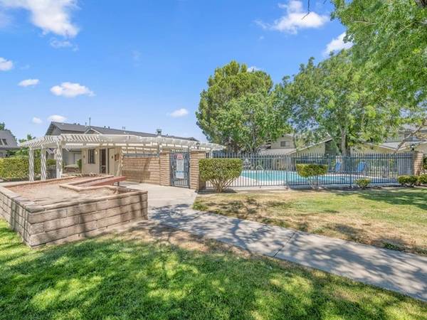 $2,500 / 2br - 979ft2 - Alfombra, Aire Acondicionado Central y Calefacción, Piso de Lámina de Vinilo (Park Place)63700919679363121