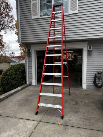 12.5 Fiberglass A-frame Ladder 1