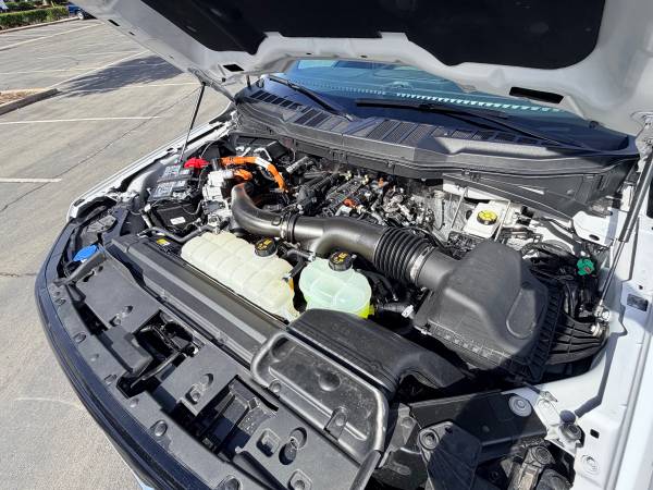 2025 Ford F-150 SuperCrew XLT - Photo 13