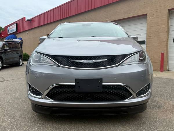 2019 Chrysler Pacifica (furgoneta para silla de ruedas) - $59,70063471227074177122