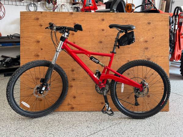 Two Cannondale Mountain Bikes, Leftys 1