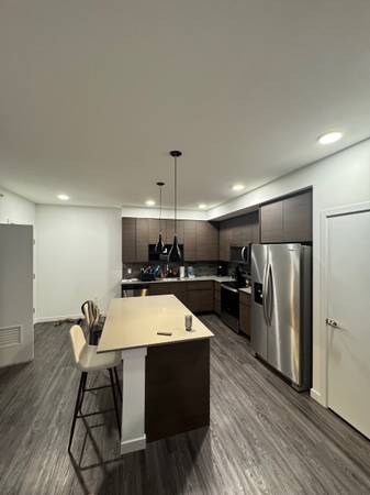 $2,800 / 3br - 3bed/2bath: $2,800 (furniture and utilities included) (Lynnwood)63808008169345124