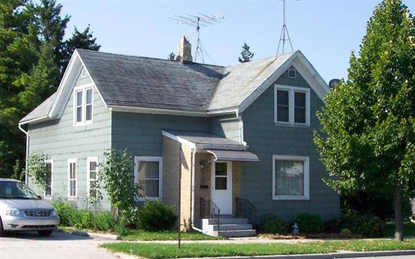$700 / 1br - 1307/A Superior - 1 Bedroom Upper (Sheboygan)63813311916931120