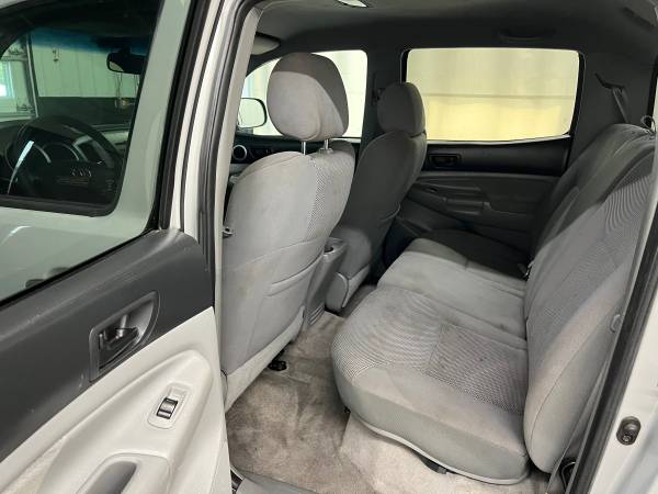 2008 Toyota Tacoma PreRunner 4dr - Photo 9