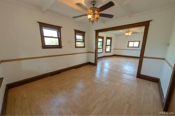 $155,000 3 BR, 1.5 BA casa estilo Craftsman MLS 50181838 (Caspian)64151610015489123