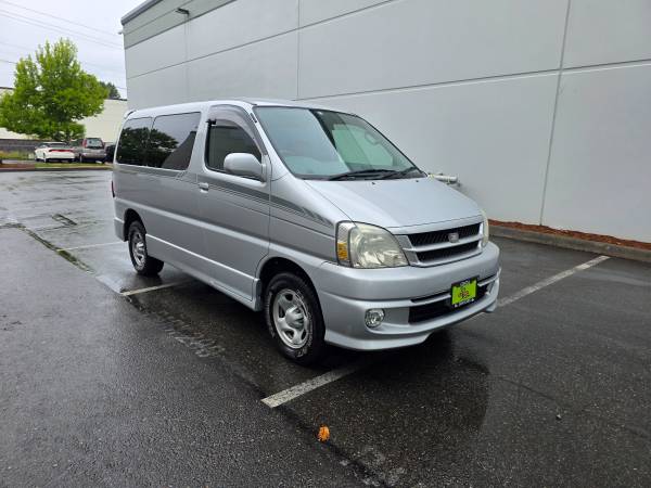 2000 Toyota HiAce Touring 4WD JDM RHD - $15,780 (Auburn)63623042704129120