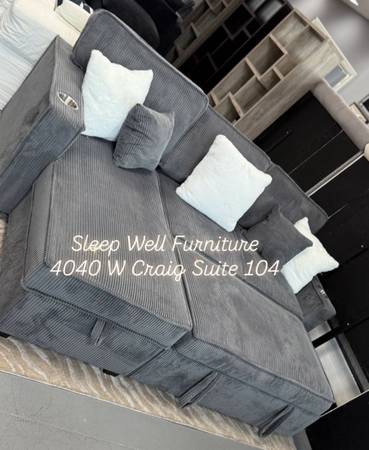 🛋️ Gray Sectional Sofa w/ Pull-Out Bed & Storage – $599 1