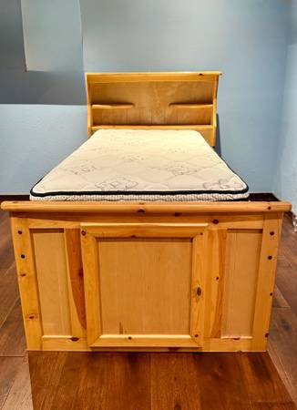 Solid Twin Bed with headboard and shelves 1