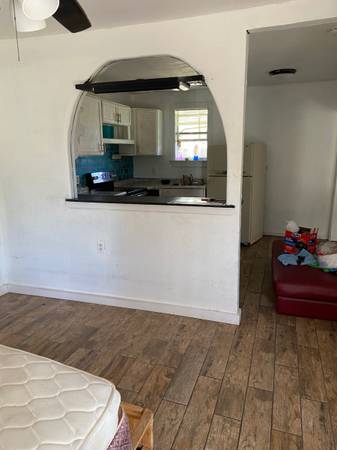 $850 / 1br - 700ft2 - House for rent. $850 month / $400 dep (Ingleside)64036536825345120