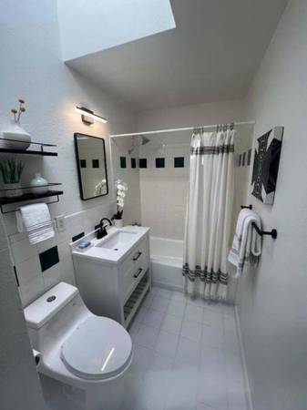 $1,650 / 1br - 0999ft2 - BEAUTIFUL UNIQUE FULLY SAN FRANCISCO SUBLET 1BED AND 1BATH MOVE IN READY (San Francisco)64203022765699124