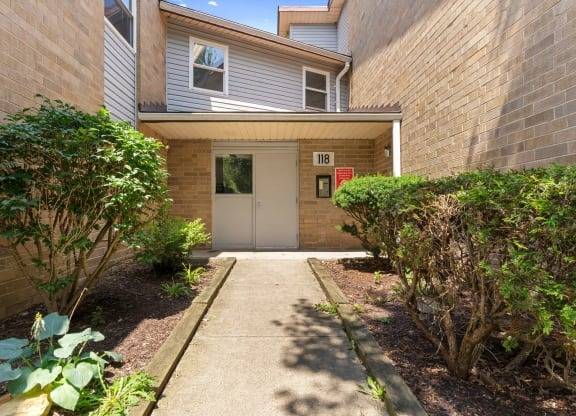 $1,097 / 2br - 850ft2 - Situated in Hunker!, Fully Applianced Kitchens, 2/bd (117 Huntingdon Village Dr, Hunker, PA)64013374258049122