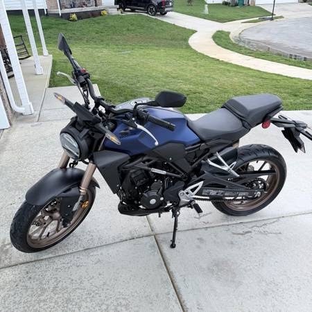 2022 Honda CB300R – 635 Miles – Like New – Clean Title