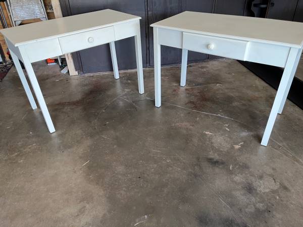 DESKS 1