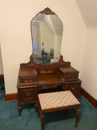 Vanity Table and Bench 1