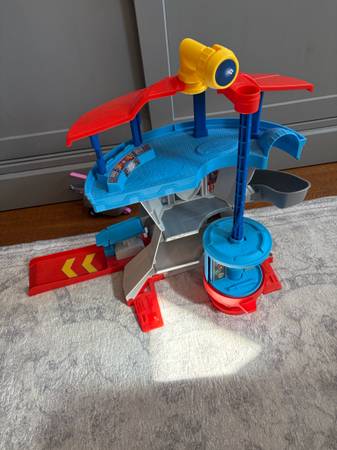 Free toy - w Patrol Lookout Tower Playset with Toy Car Launcher, 2 Chase Action 1