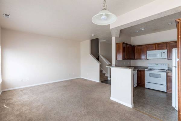 $2,225 / 3br - 1475ft2 - Bright and beautiful 3 bed / 2.5 bath! Don't wait to call us home! (Heber City - Hwy 40 and Hwy 189)64037391395714123