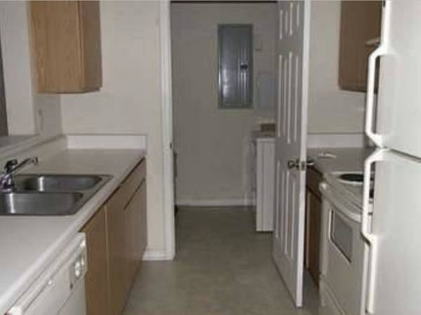 $200 WOW!!!! FURNISHED ROOM 4 RENT(ALL UTILITIES AND NO DEPOSIT!) (Lithonia/Stone Mountain/Decatur/Conyers)63736258457987121