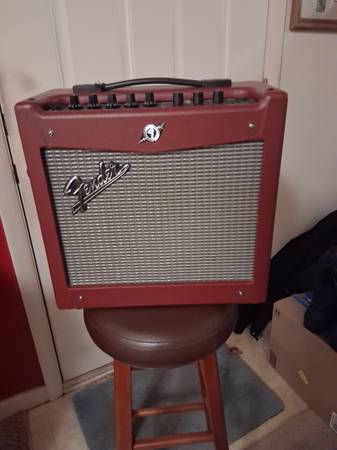 Fender Mustang Amplifier 1