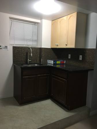 $1,800 / 1br - $1800 /por propietario- Servicios incluidos 1 dormitorio/1 baño/1 sala de estar (middle village)63854481412993122