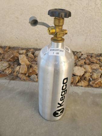💨 Food-Grade CO₂ Tank – 5 lb – Refillable – $120 (Cathedral City) 1