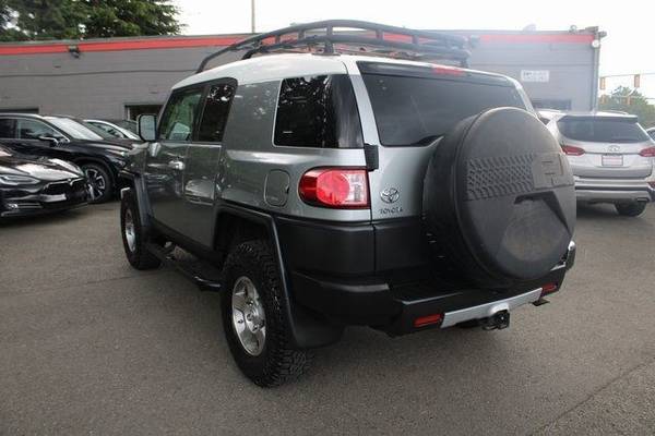 2010 Toyota FJ Cruiser 4x4 4WD SUV automático de 4 puertas - $15,880 (Auto Quest)63470764690051124