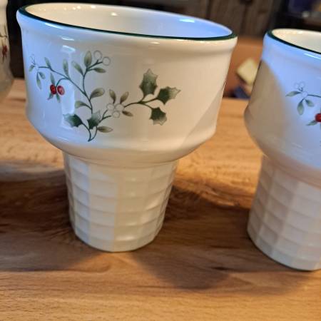 Pfaltzgraff Winterberry Ice Cream Cone Dish (Lot of 4) New/Never Used - $1063470464887299121