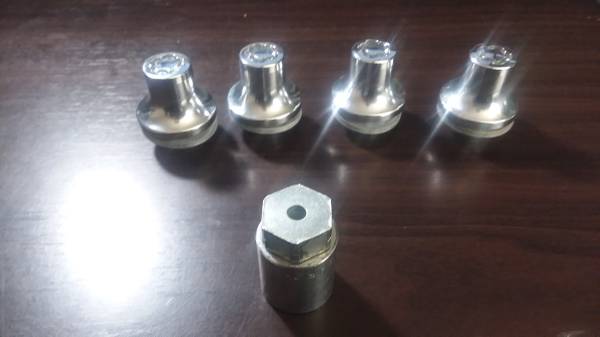 Tundra Wheel Locks 1