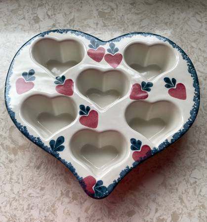 VINTAGE CHAPARRAL POTTERY STONEWARE HEART-SHAPED MUFFIN PAN 1
